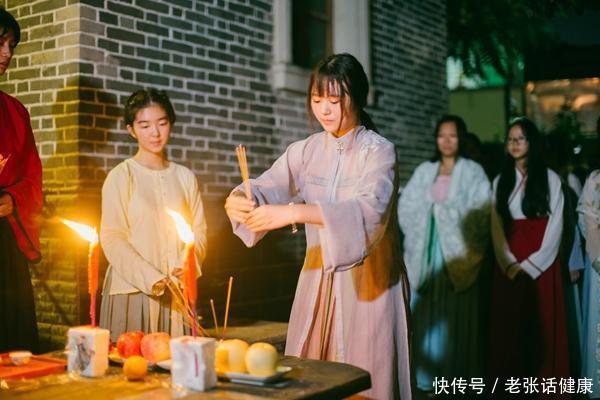 今日七夕，牢记：1要拜2不送3不做4要吃，寓意爱情生活美满幸福2023