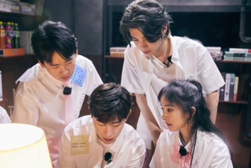  家务|郭麒麟加盟《做家务的男人》，常驻四档综艺节目，是新一代抢手王