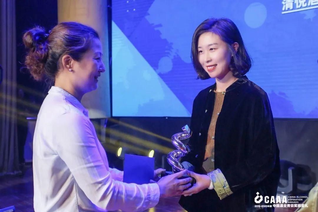 青云|清悦·国韵获《中国酒业青云奖—年度清香新名酒》重磅奖项!