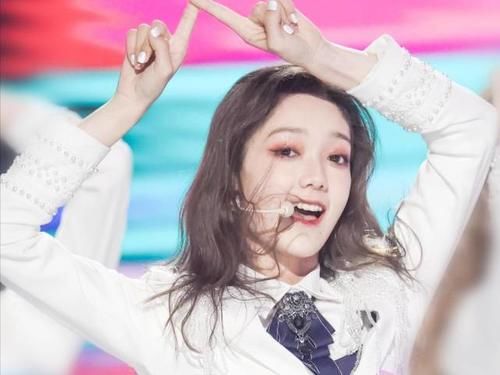 LOGO|硬糖少女LOGO风波未完,希林娜依·高的回应又掀波澜