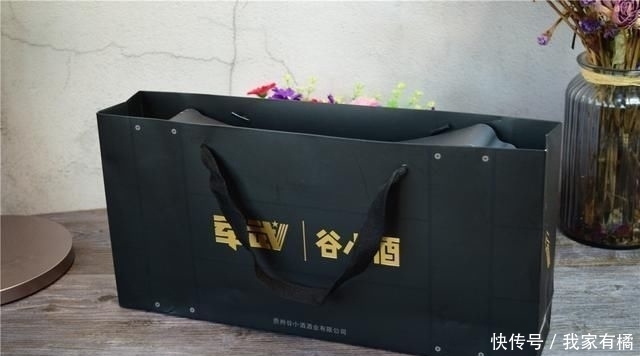  设计|小米有品联名子弹酒，金属弹匣造型，专为军迷设计