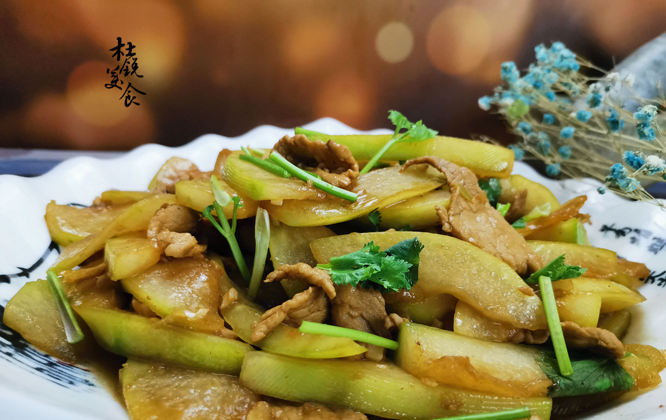  特别|这食材是真正“夏天第1食材”，与肉简单一炒，5分钟美味呈现