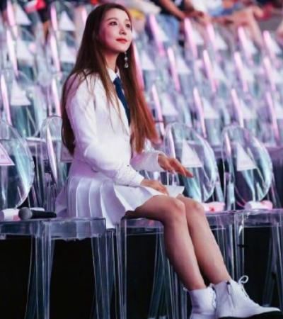  姜贞羽|姜贞羽退赛后“因祸得福”，弯道超车率先录制综艺，还有大IP拍摄