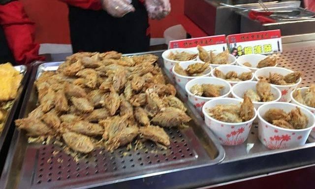 人都|90后美女卖“稀罕”小吃，饭香人美10元1份，出锅就遭哄抢！