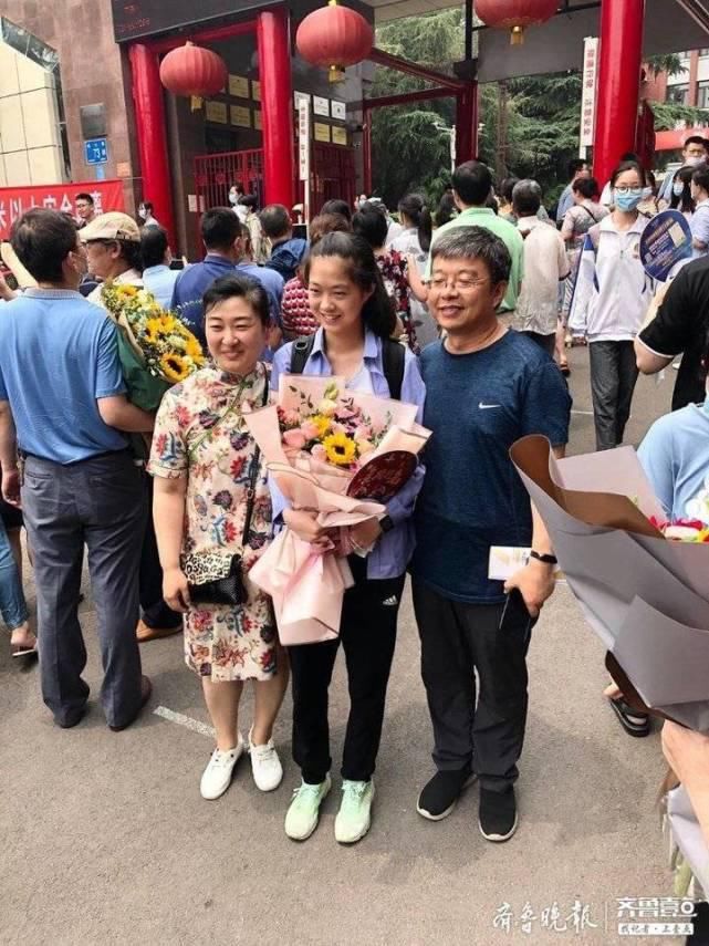  考生|壹起见证新高考｜高考结束，考生没啥感觉，家长却激动哭了