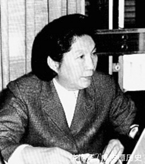 总理|她是中国第二位女副总理,八路军第一位女参谋,你知道她是谁吗?