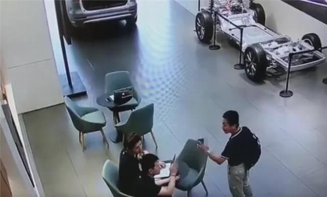  别家汽车品牌|新能源汽车圈有点迷：网曝理想店员打人、特斯拉失控冲入加油站