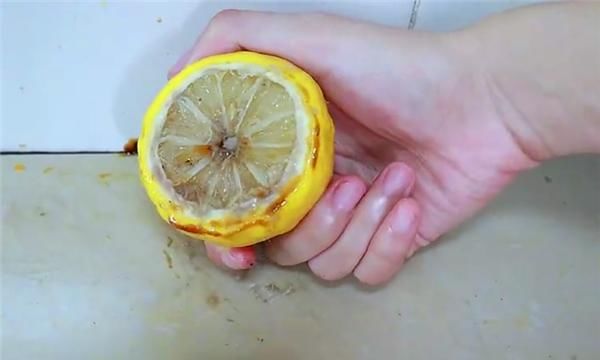 打扫|厨房灶台污渍怎么办？没有线球可以彻底的把它打扫干净