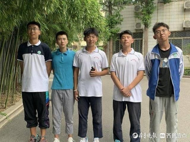 饮料|泰山上助人火了后，滕州少年：小卖部的大爷送了我两瓶饮料