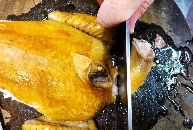  做法|买了很多年，现在才知道，熏鸡做法超简单，在家做干净又放心