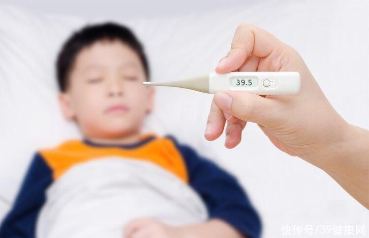 在梦想走遍中国的白血病男孩去世(梦想和爸爸走遍中国的白血病男孩，圆梦次日离世，生命定格在6岁)