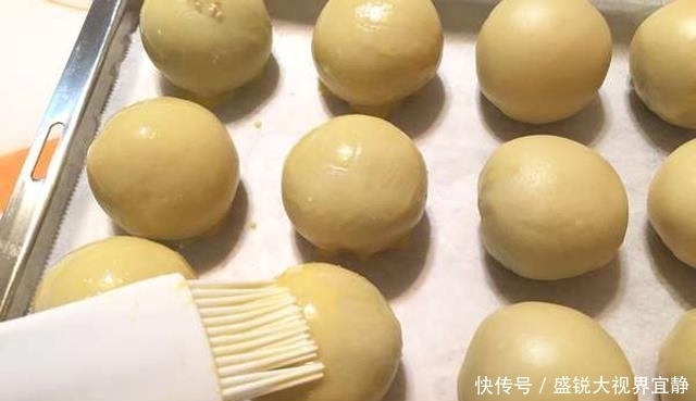 做法|如何做出口感酥脆,层次分明的蛋黄酥,配方和做法分享给你