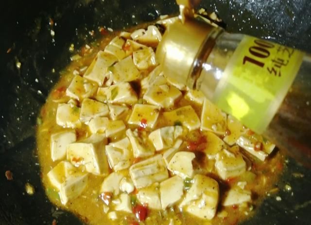 美味|麻婆豆腐简单又好吃的家常做法，麻辣鲜香，嫩滑不碎，美味更下饭