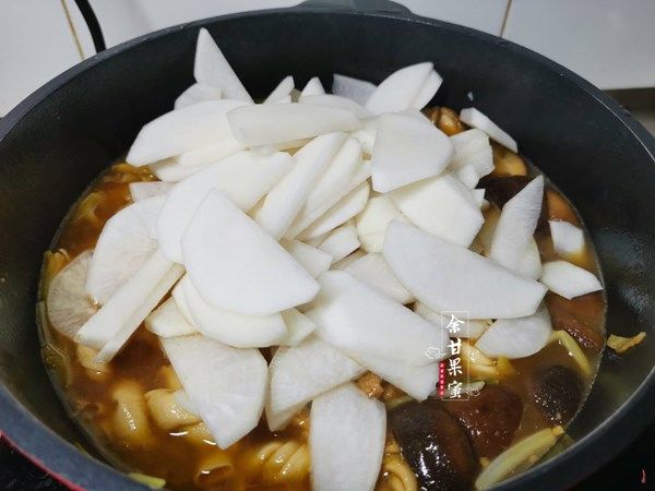 下饭|秋凉后，家人就爱这道菜，荤素搭配好丰富，咸鲜下饭，满嘴香