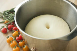 愉悦|超快手意式佛卡夏面包，外酥内软让人一下子就心情愉悦、胃口大开