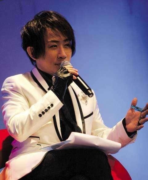  消失|刘谦“换壶魔术”风波后，逐渐消失在公众的视线中，原因令人叹息