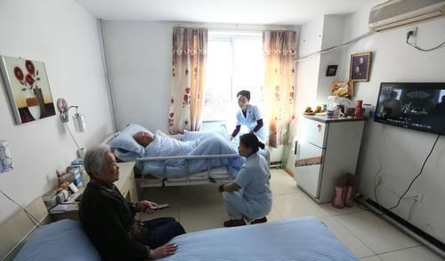 丁克|丁克老人花高价住养老院，看到这一幕，网友：太心酸了