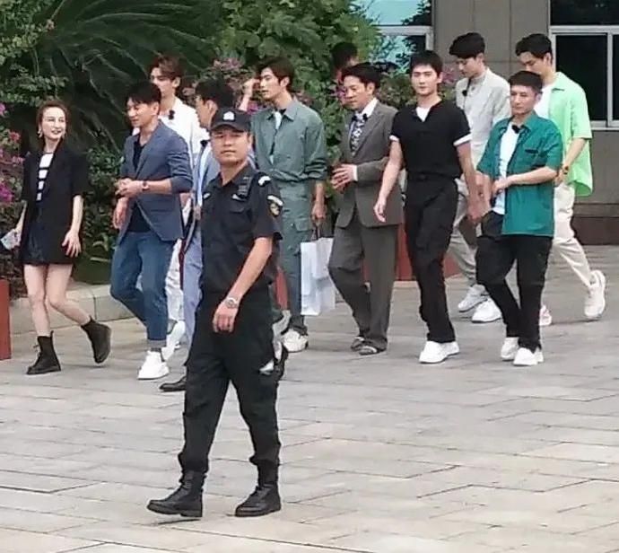  元气满满|跟风搞的爹味综艺，没有期待只有拉踩！