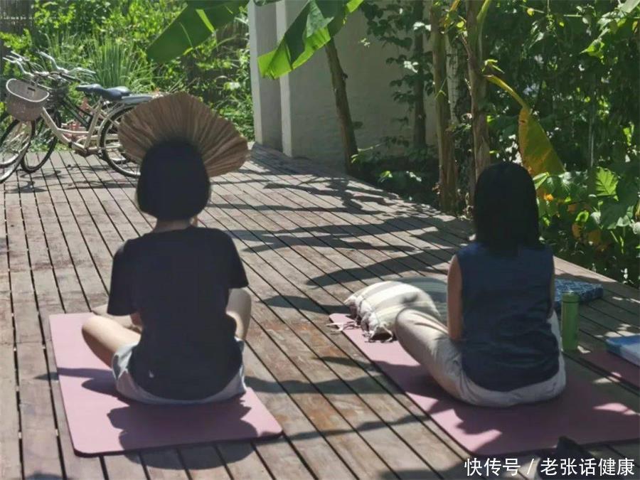 冬病夏治三伏天养生吃什么(冬病夏治，三伏天的养生之路，除了晒背外，饮食调理也不可少)