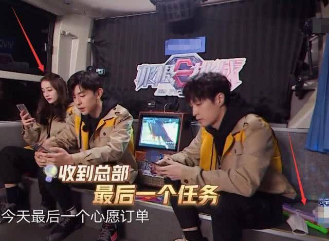  迪丽热巴|《极挑》热巴迎来不用避嫌男嘉宾，主动坐在一起热聊，网友：绝配