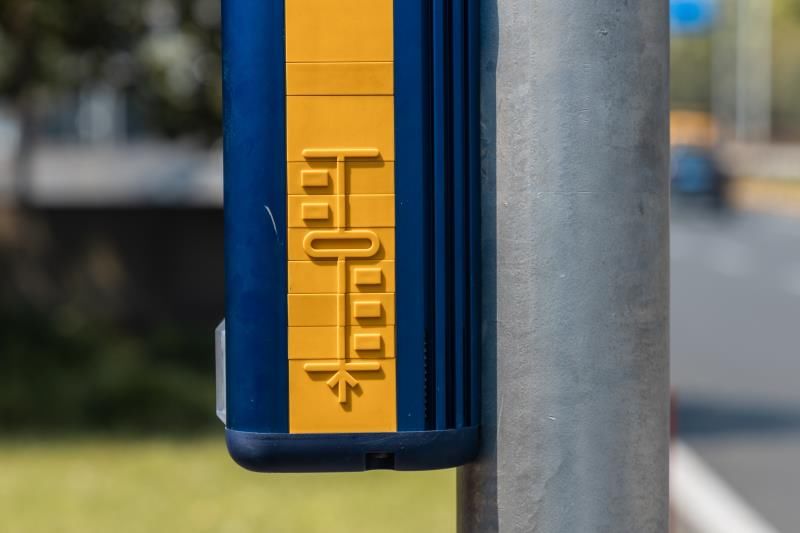 升级|这个红绿灯，行人说了算！浦东交警升级行人过街交通信号灯组合