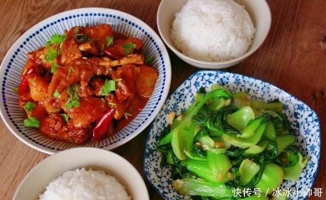 夫妻俩|三线城市,夫妻俩的6天午餐,顿顿两道菜,很满足,不剩菜不浪费