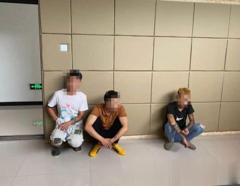  警察|网红直播打架 警察来了