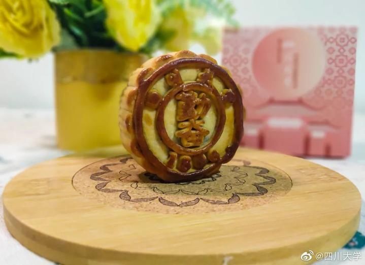 月饼|发月饼啦,快来尝尝高校里的中秋味道