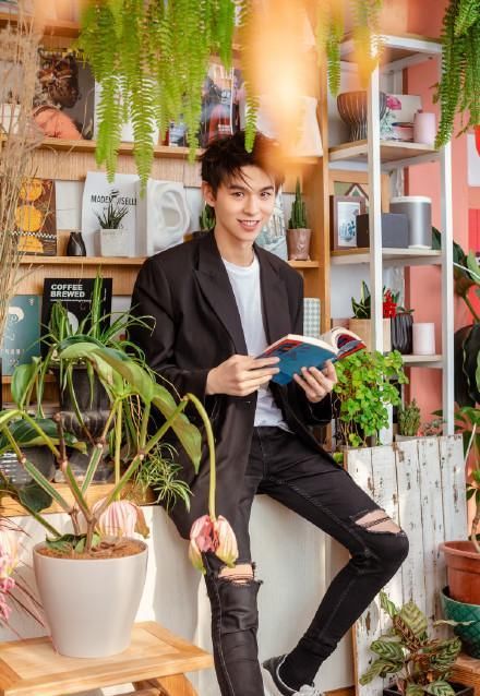  何懿|《少年之名》互选暴露社交真相：感情不深能力不够，兄弟是路人