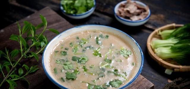  美味|炖羊肉，不需放太多香料，羊汤店：用这2样最关键，肉汤鲜嫩美味