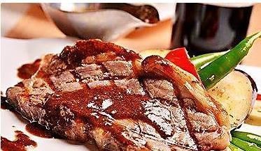 全熟的牛排|朋友去吃牛排,坚持要全熟,服务员一脸尴尬,老板却问同行