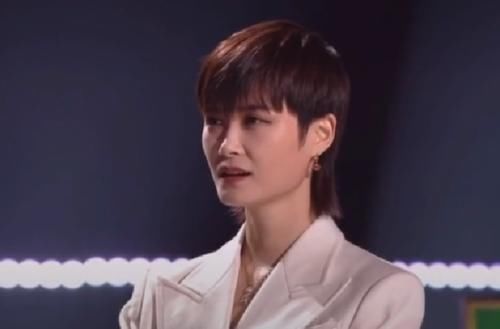  认可|《好声音》第一期李荣浩翻车？演唱当红歌曲，未得到李宇春认可