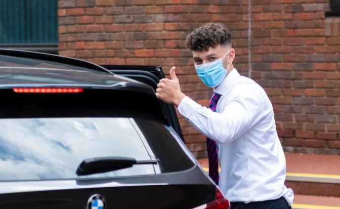  自杀|英少年开宝马出车祸：一人当场死亡，一人内疚自杀，自己却无罪