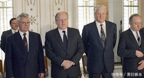 小时|大国之殇:叶利钦7小时终结苏联生命,戈尔巴乔夫5分钟提个人事