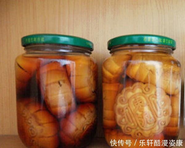 脑洞|月饼吃不完都给扔了网友只要脑洞打的开,就没有吃不完的月饼