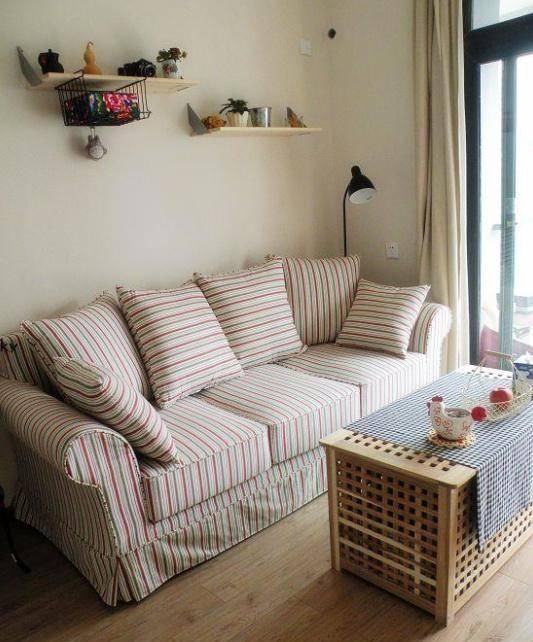 夫妻|北漂小夫妻借钱买40平小房，看到客厅沙发，我真是哭笑不得