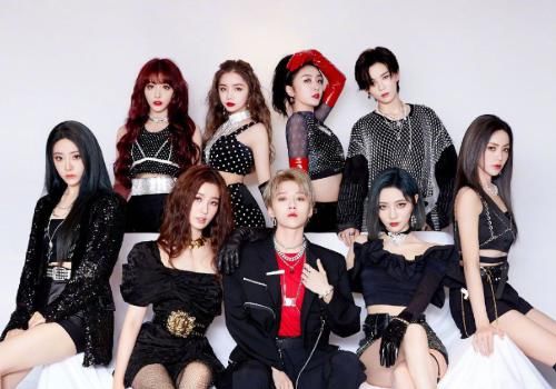  爱奇艺|爱奇艺尖叫之夜官宣，UNINE和THE9海报却不同，区别对待