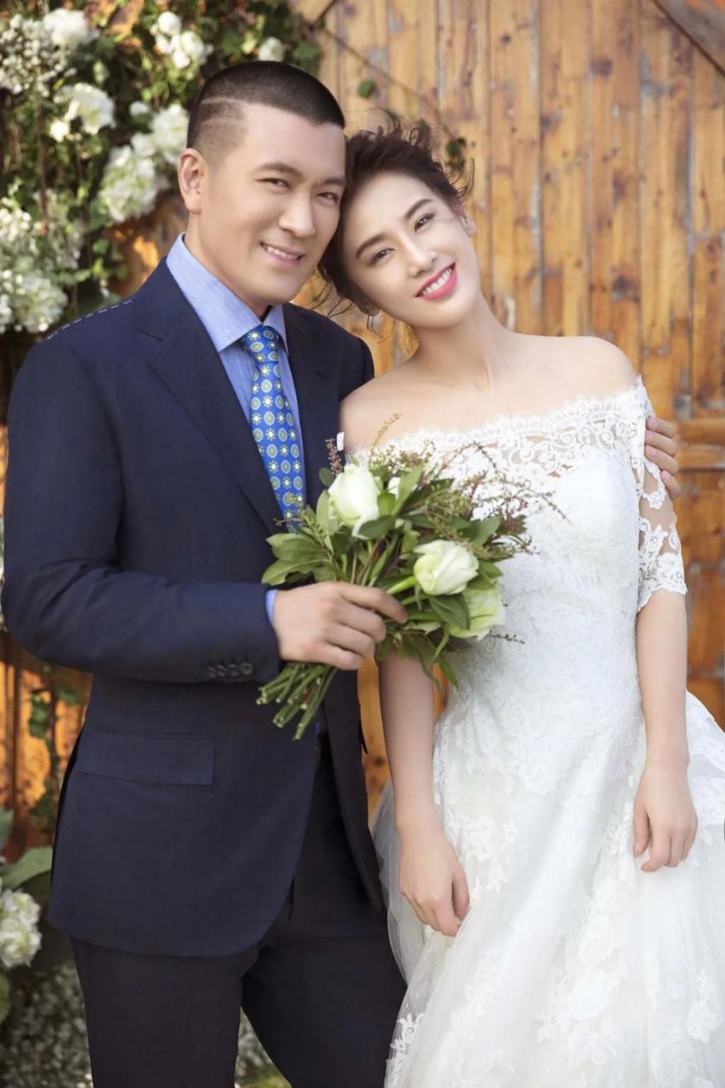  离婚|何猷启宣布已离婚数月，但他怎么解释赌王讣文安排呢？