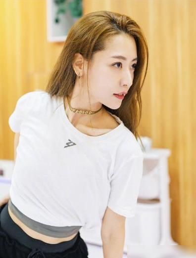  尊重|《浪姐》给白冰全脸打码，遭怒斥不尊重人，被封杀还是淘汰？