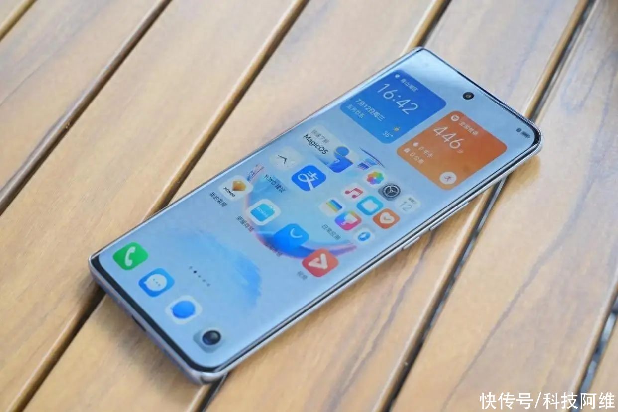 16GB+512GB+一亿像素，跌至1699元，外观撞脸华为Mate60