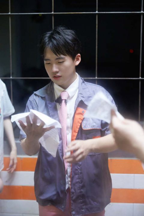  吊桥|《密逃2》杨幂邓伦上演高空吊桥挑战 黄明昊高能“开挂”破解字谜