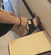 爸妈|搞笑GIF:爸妈才是真爱,我只是个小小的意外!