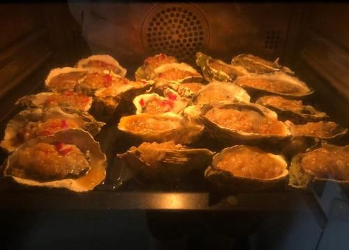  难道|撬生蚝时，难道用工具直接撬？原来一直做错，难怪这么累，又费劲