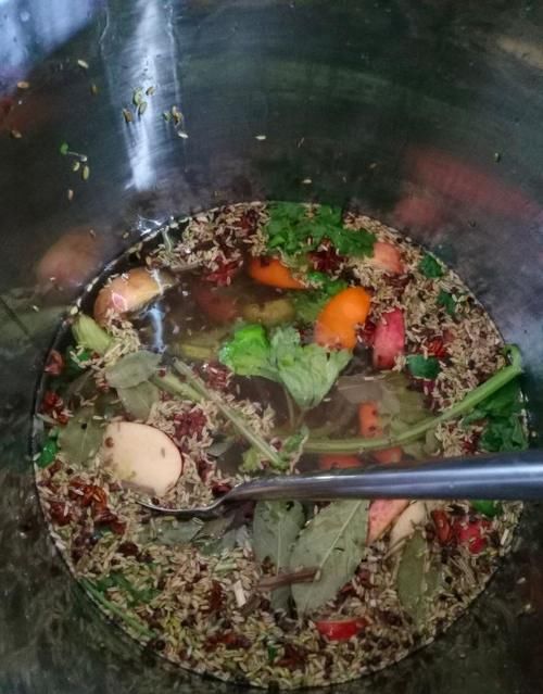 动物油|卤水、酱汤中是否要加入葱油、植物油、香料油、动物油等问题的探讨