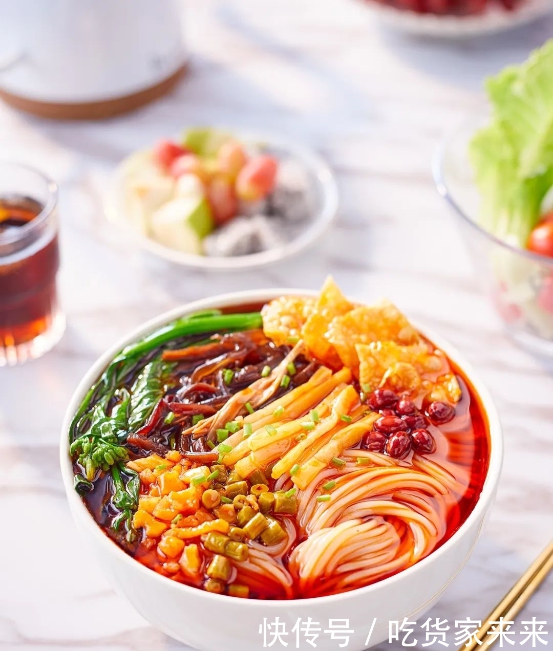  网红|螺蛳粉启示录：地方小吃如何卖成网红爆款？