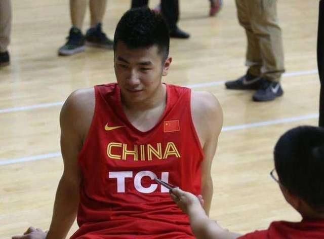  王治郅|他是王治郅最喜欢的球员，曾特意嘱咐阿联照顾他，如今又公开表扬