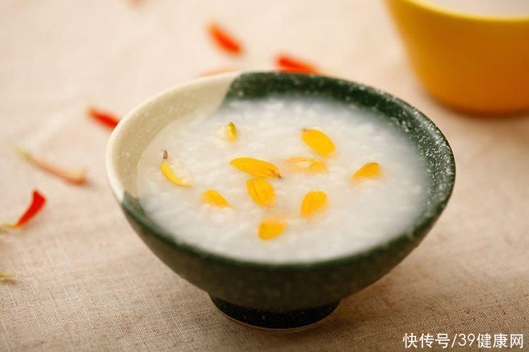 粥是最差的主食吗？早餐到底能不能喝粥？钟南山：早餐应该这样吃2023