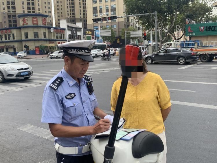 礼让|李沧交警：斑马线前刹刹车 文明礼让记心间