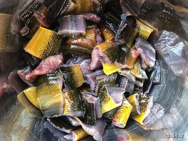  鲜嫩|小暑过后，有条件多吃这种淡水鱼，正当季，鲜嫩肥美，美味又滋补