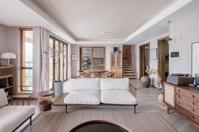 设计师|230㎡的半复式长什么样?设计师这样装修,自带阳光房,效果温馨